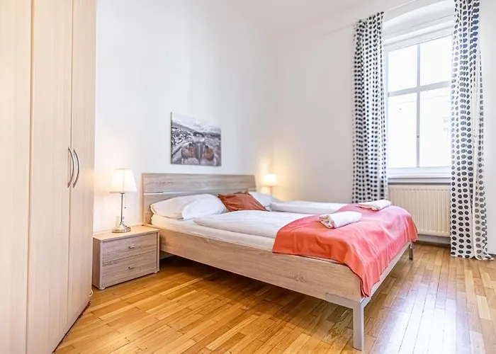 Affordable 2br Near Wiener Stadthalle דירה וינה