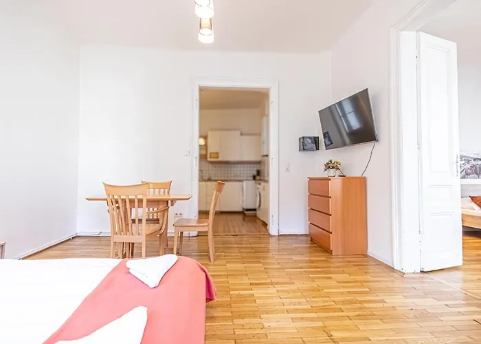 Affordable 2br Near Wiener Stadthalle וינה