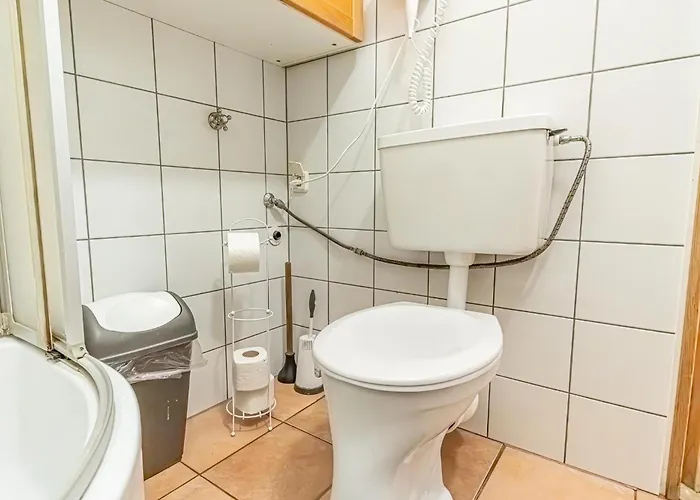 Affordable 2br Near Wiener Stadthalle וינה